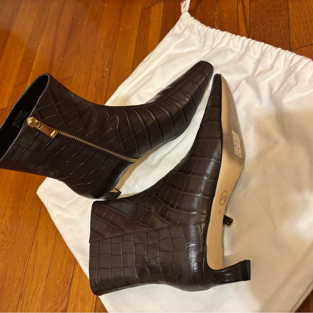 Elegant Brown Crocodile Pattern Boots worn 1X - Picture 4 of 6